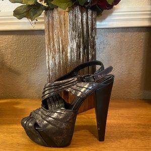 Jessica Simpson | Edgy Gunmetal Heels